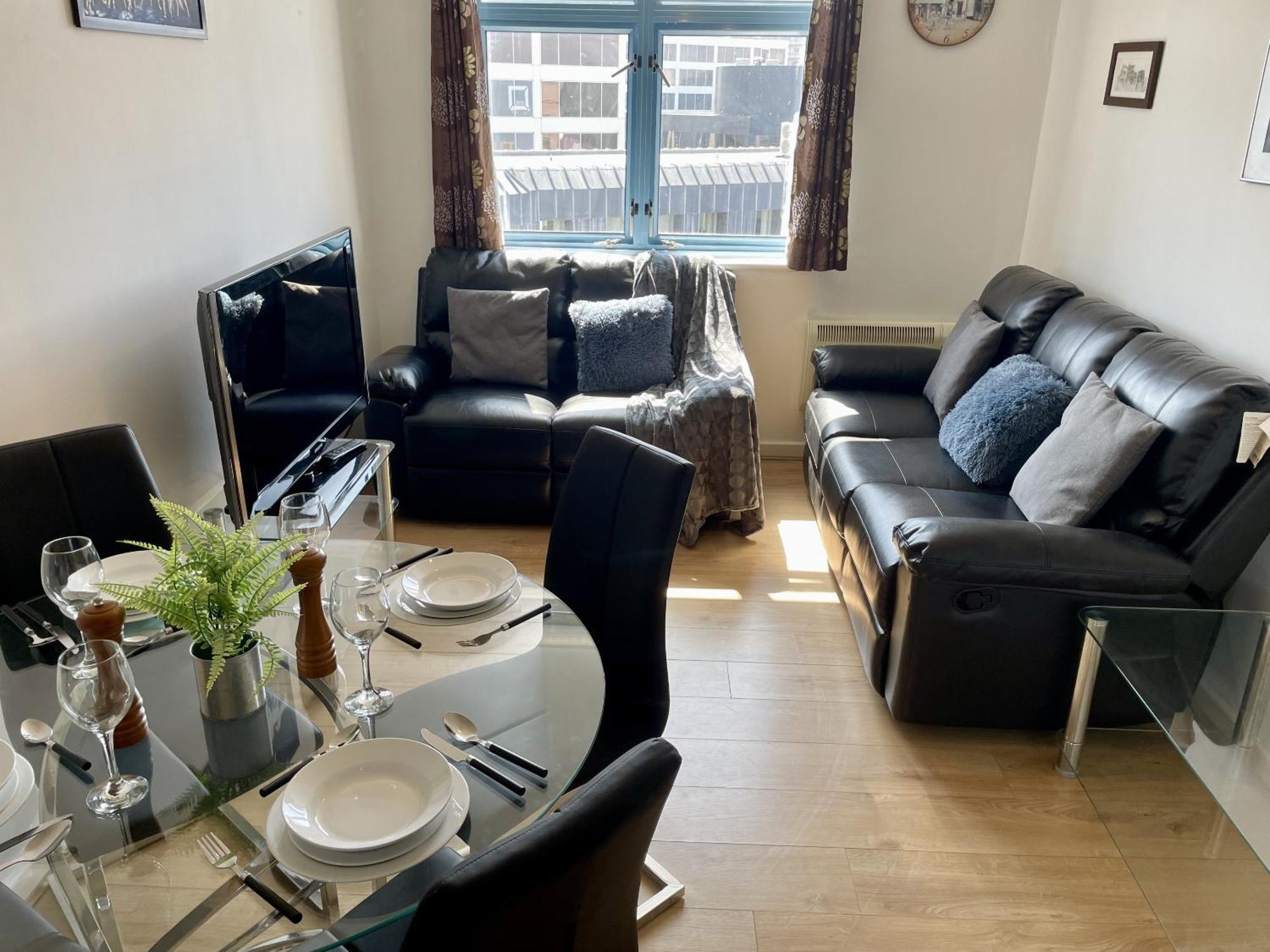 Hk Life Serviced Apartment , City Centre Σουίντον Εξωτερικό φωτογραφία