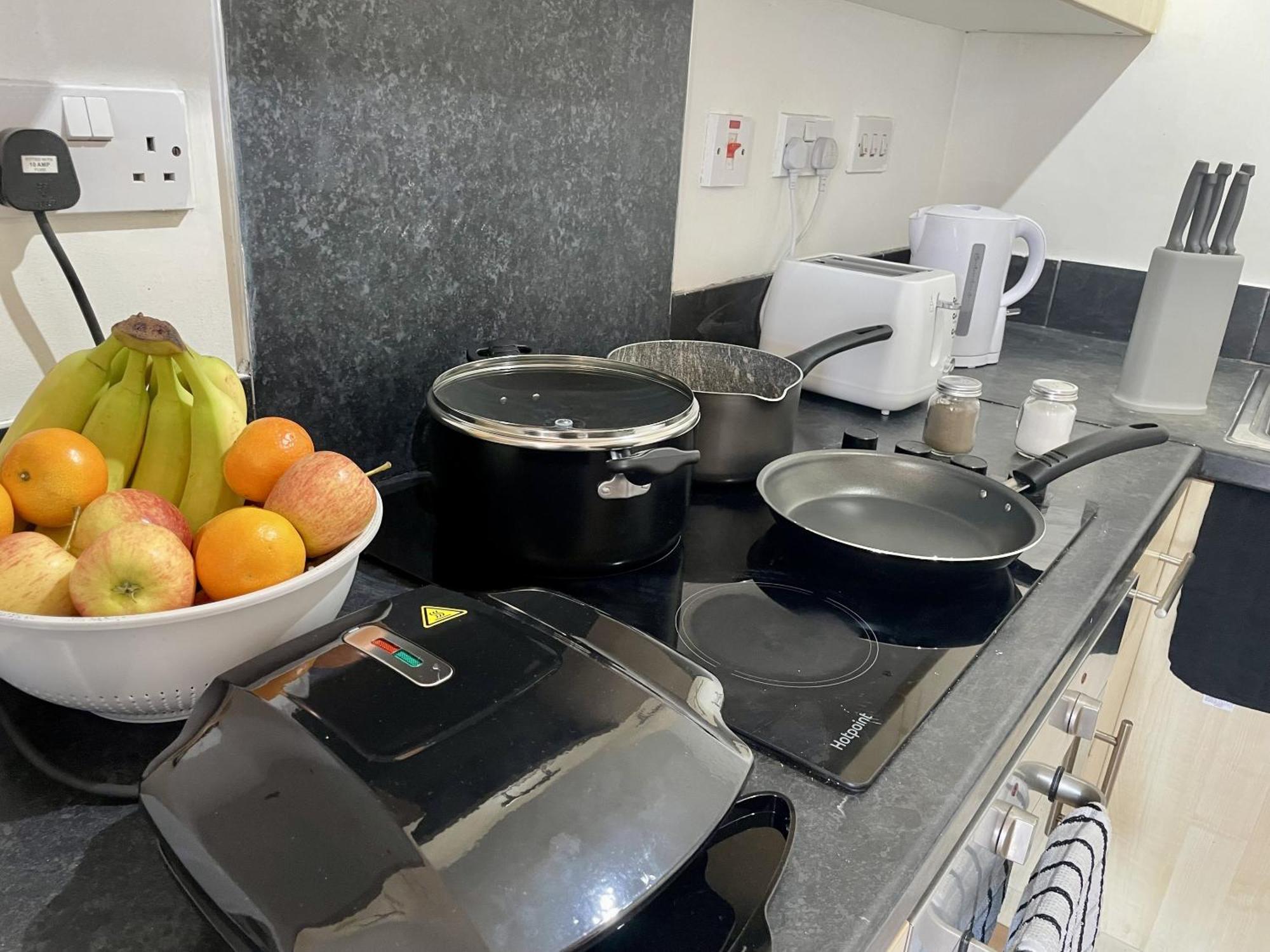 Hk Life Serviced Apartment , City Centre Σουίντον Εξωτερικό φωτογραφία