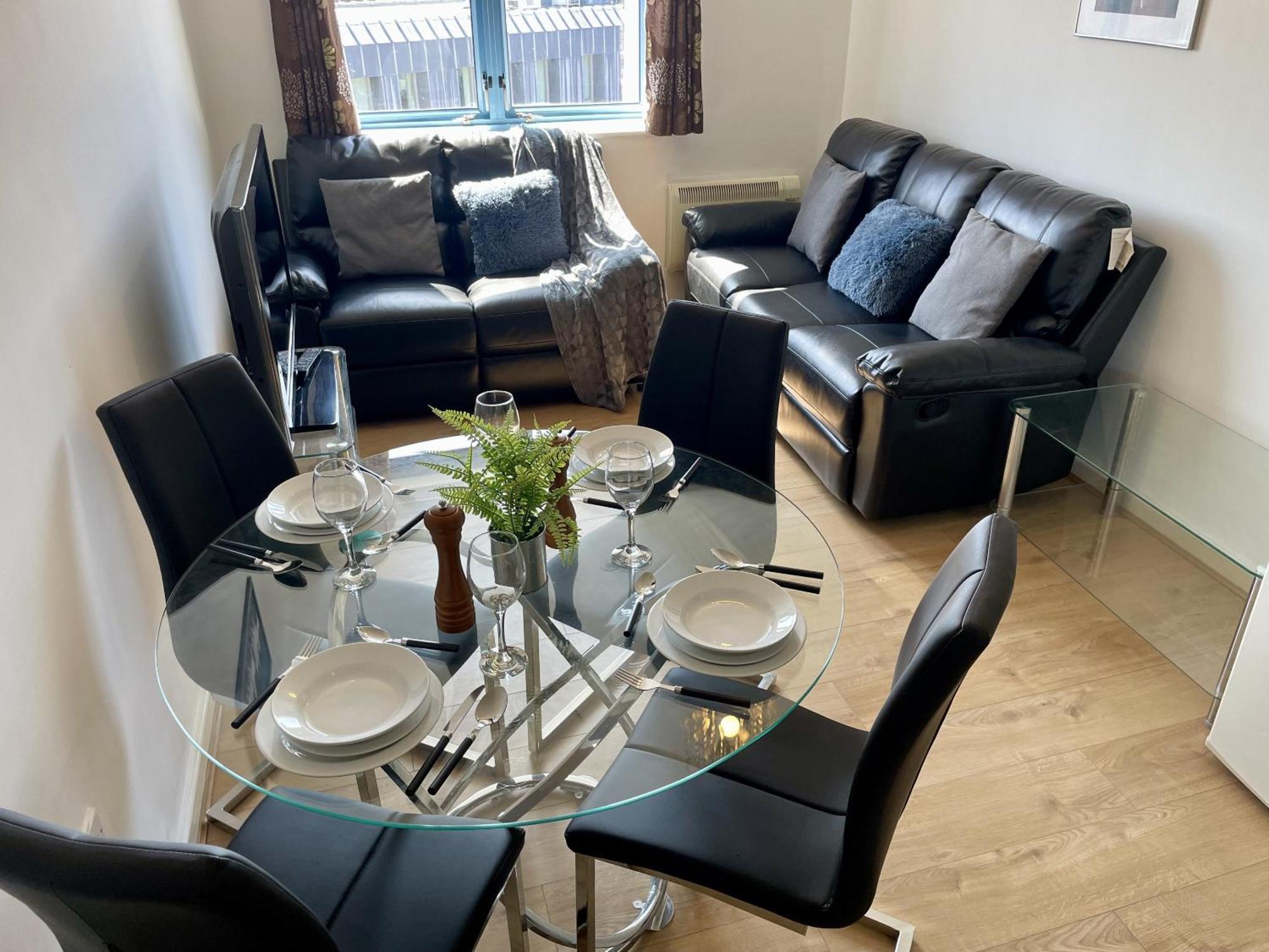 Hk Life Serviced Apartment , City Centre Σουίντον Εξωτερικό φωτογραφία